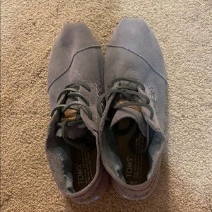 TOMS suede moccasins